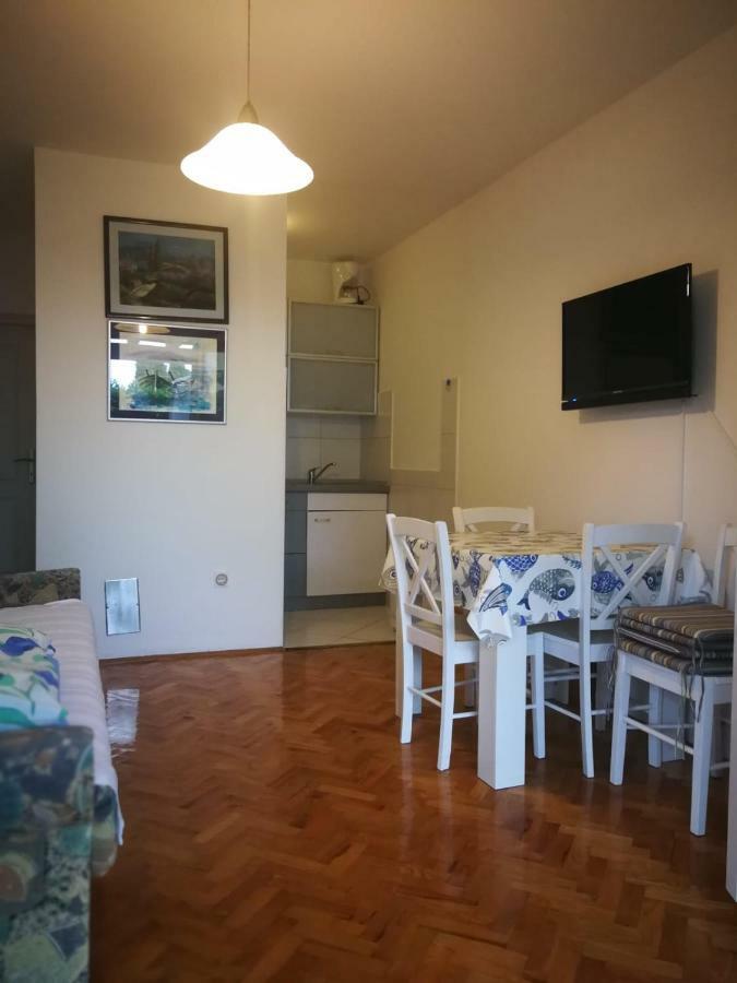 Apartment Hudan Malinska Exteriér fotografie