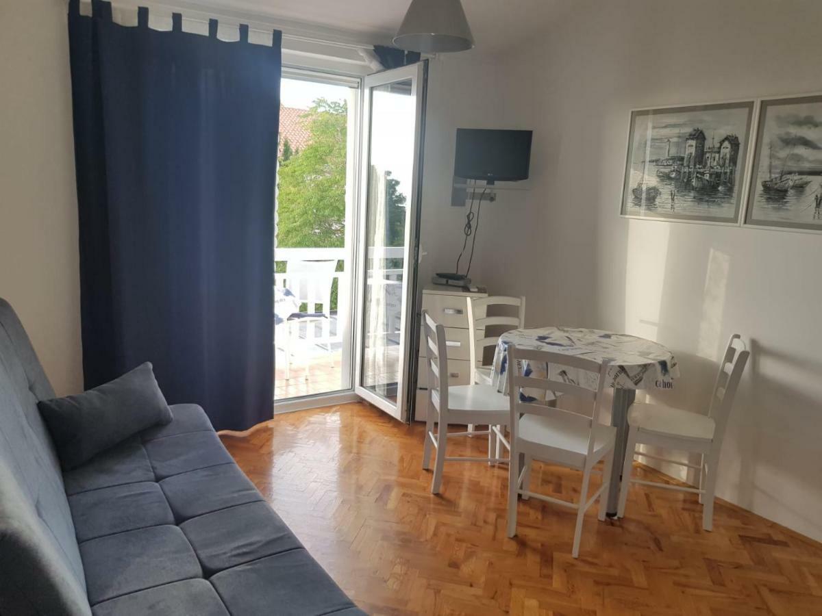 Apartment Hudan Malinska Exteriér fotografie